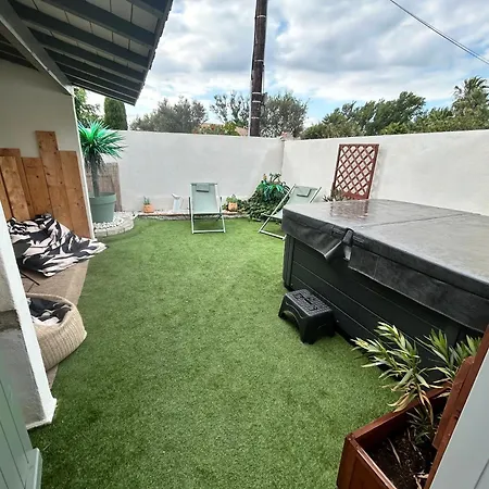 L Oustalet Maison Avec Proche Hébergement de vacances *